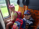 Děti ze druhé třídy na výletě vláčkem do Rohanova