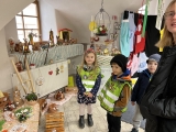 3.třída navštívila Velikonoční výstavu výrobků seniorů